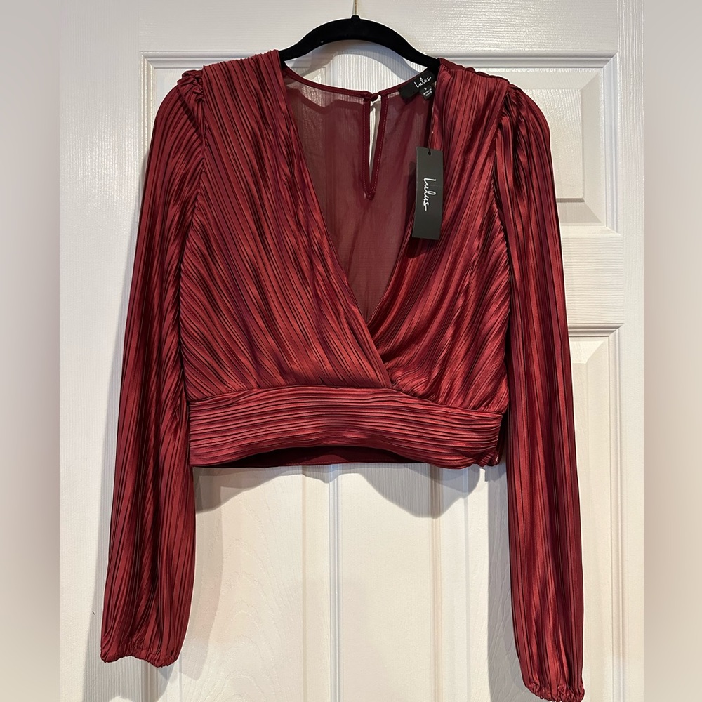 Lulu’s beautiful burgundy top 🍷🍁